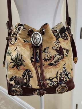 Cutest Bag Ever! Tapestry Western Drawstring Shoulder Bag - Beige